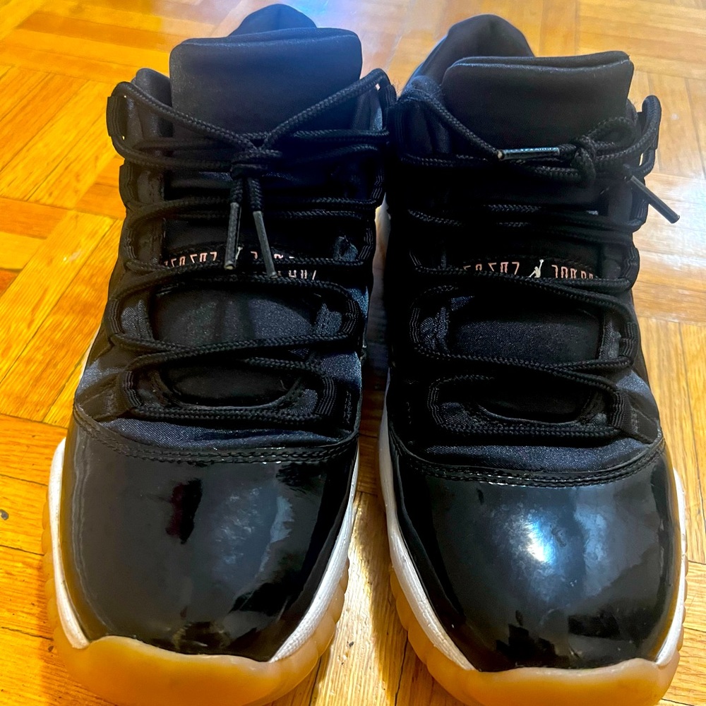 Jordan Retro Low 11 Sneakers